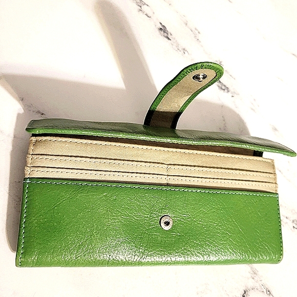 HOBO Int'l Lime Green 'Clio' Leather Wallet - Picture 2 of 9